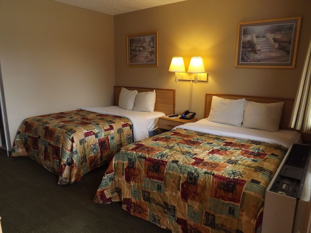 Executive Inn by OYO Kilgore North - photo 5