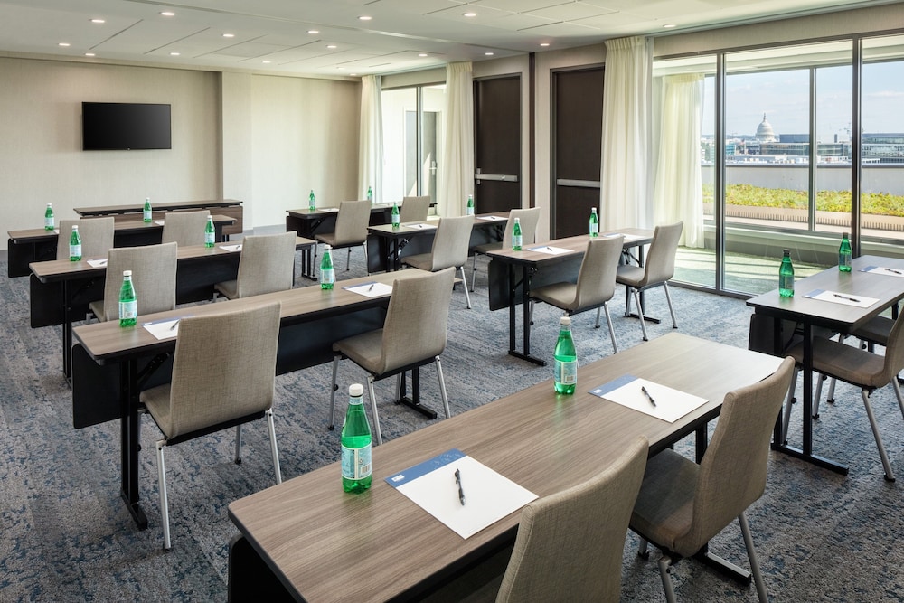 Holiday Inn Express Washington DC Downtown by IHG - photo 35