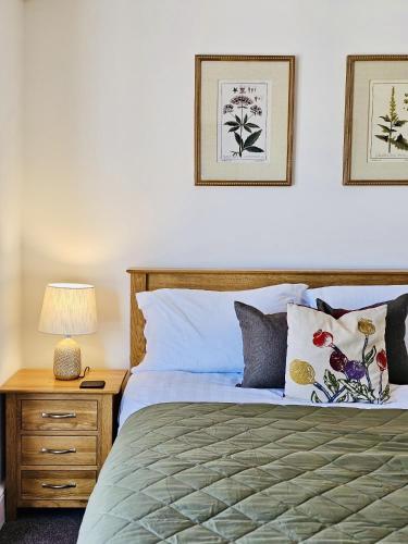 The Floating Bridge - carbon neutral hotel in Dartmouth