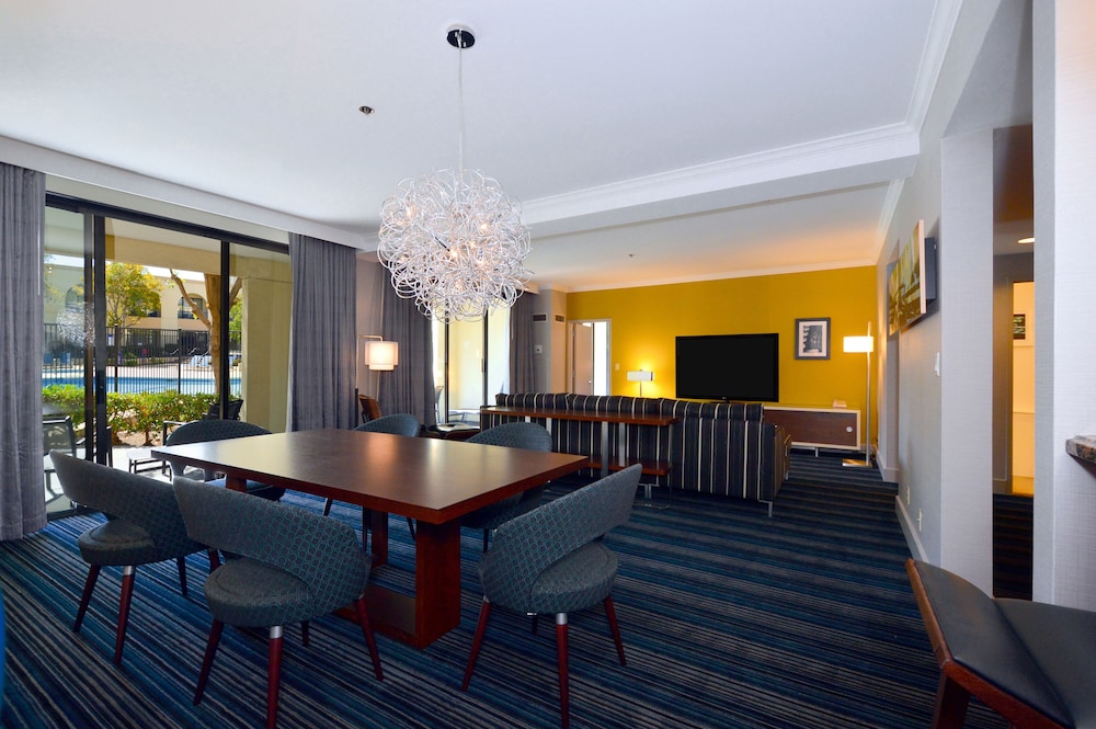 Doubletree by Hilton Newark Fremont - photo 33