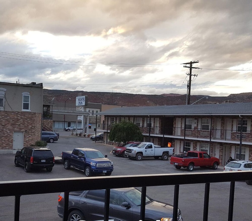 Nights Inn - photo 15