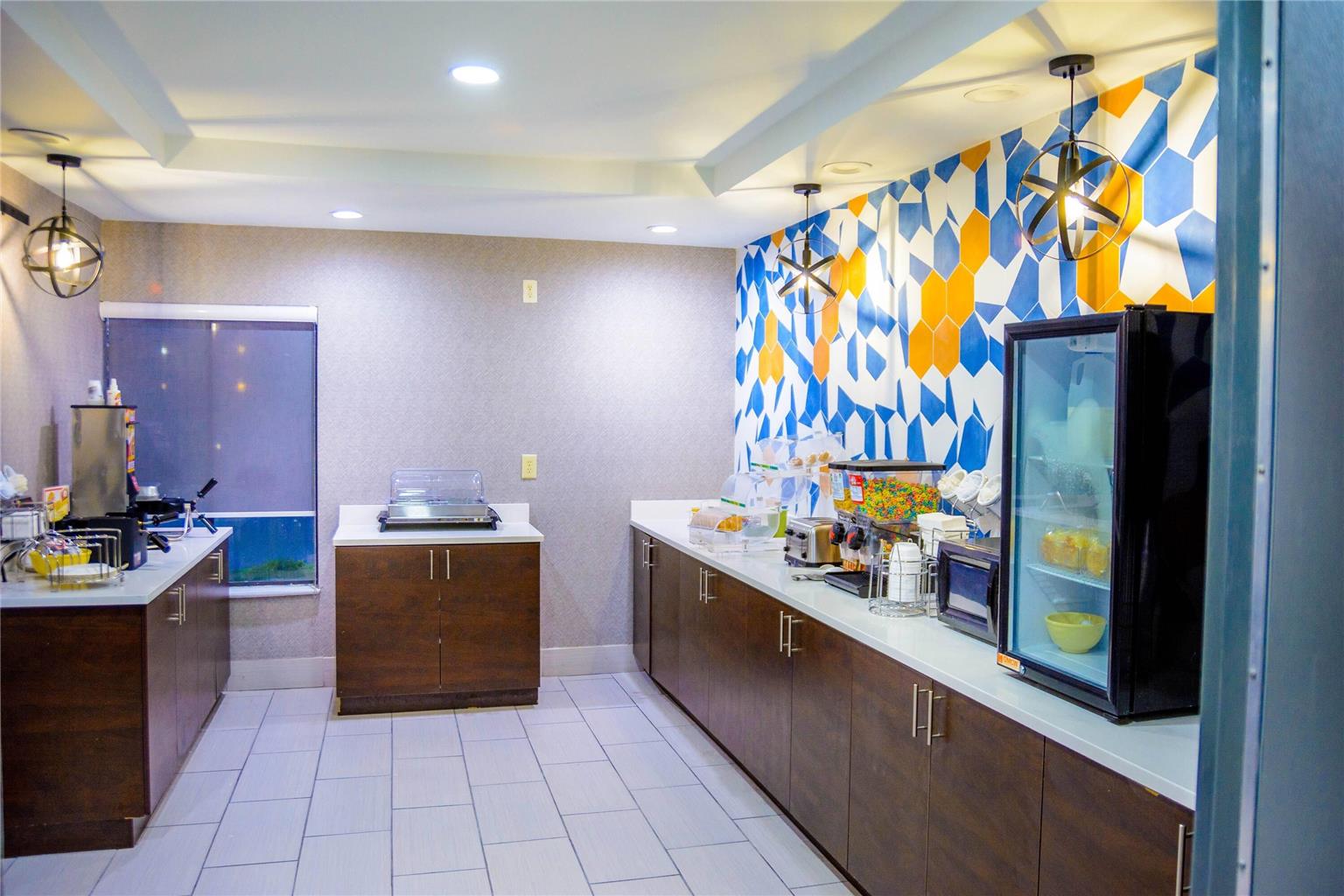 La Quinta Inn & Suites by Wyndham Fayetteville I 95 - photo 42