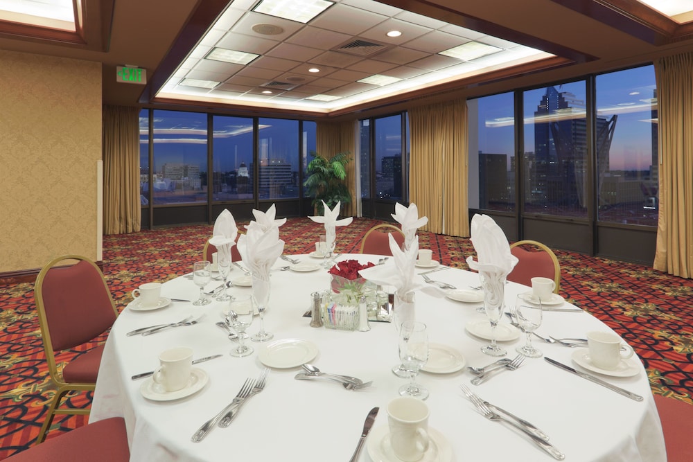 Holiday Inn Sacramento Downtown Arena by IHG - photo 40