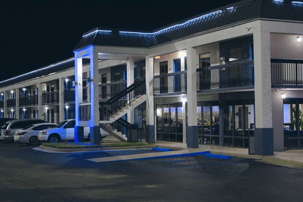 Days Inn by Wyndham Marianna - photo 7