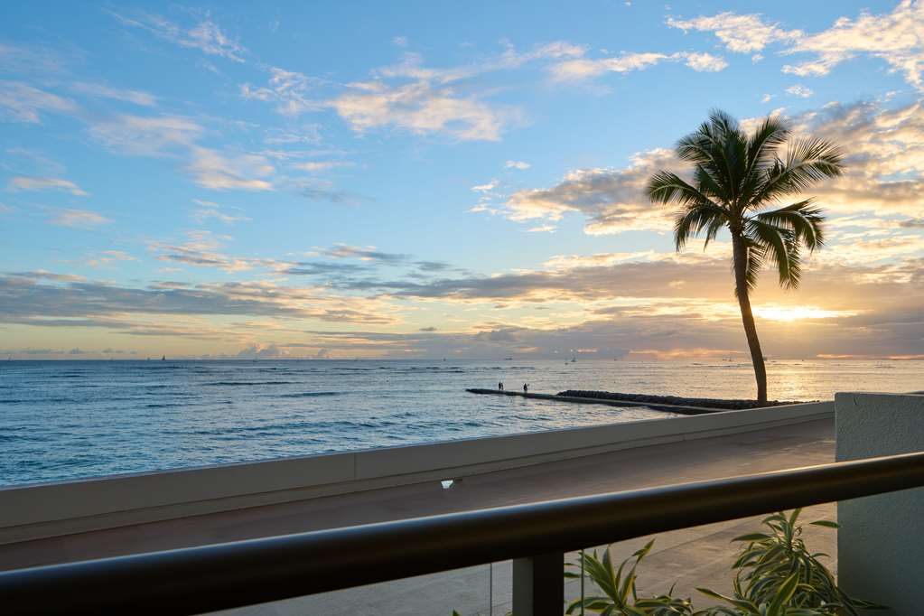 Outrigger Reef Waikiki Beach Resort - photo 110