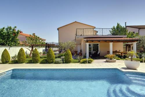 Villa Iva — 4-Star Luxury Hotel in Medulin, Croatia