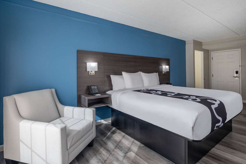 La Quinta Inn by Wyndham Sacramento North - photo 16