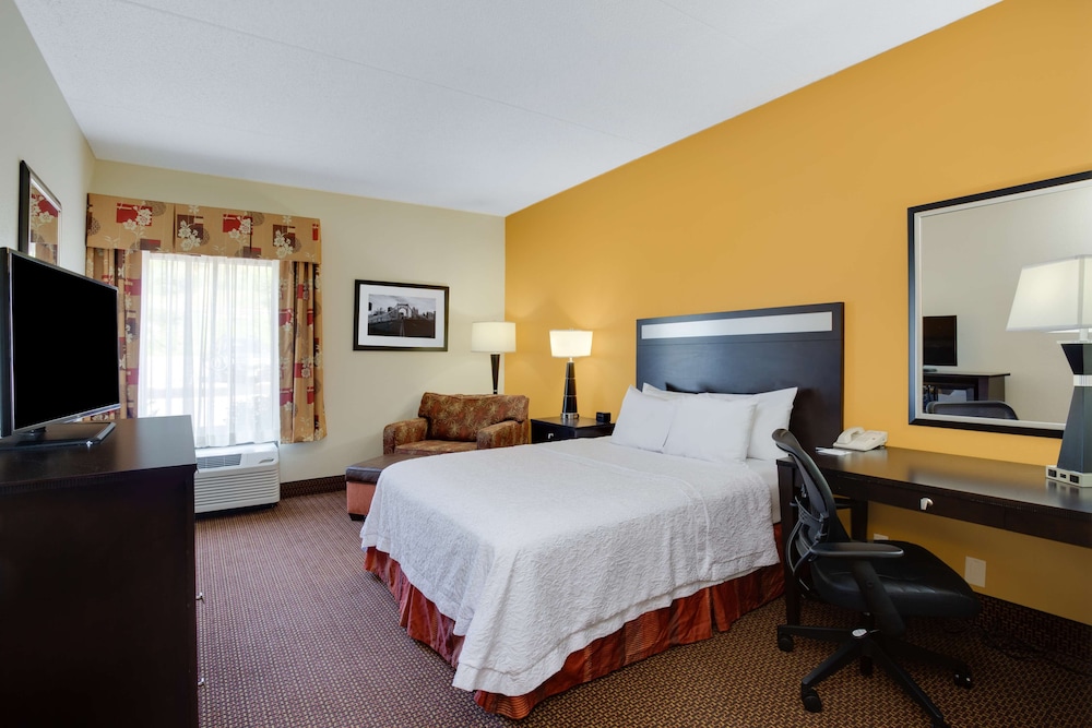 Hampton Inn Pittsburgh West Mifflin - photo 20