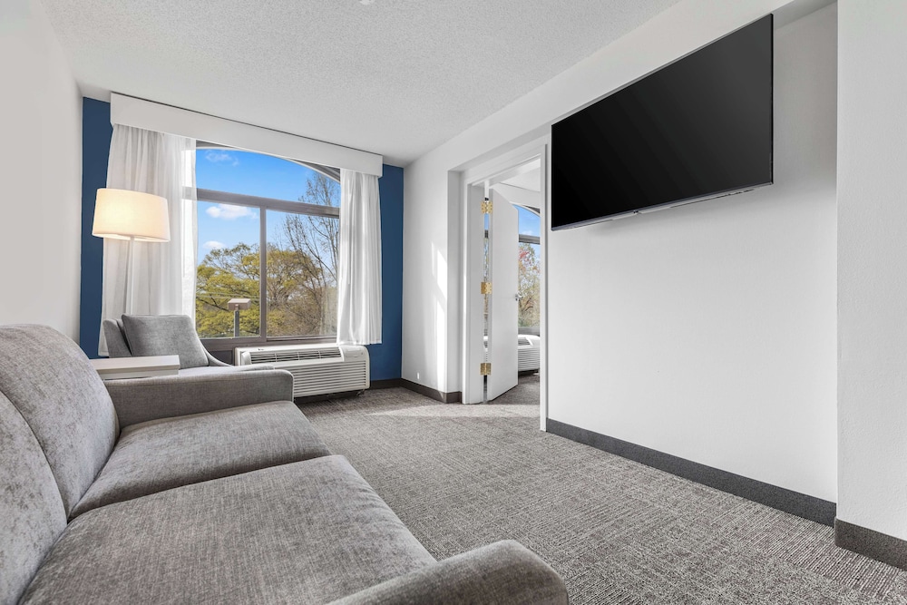 Spark by Hilton Charlotte Tyvola I 77 - photo 22