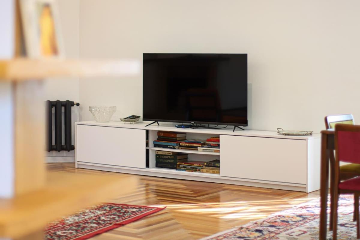 Elegant 2BR in Old Tbilisi By Wehost