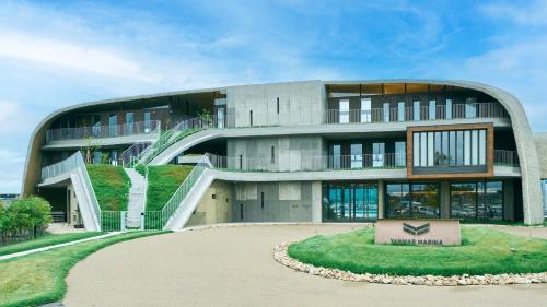 Yanmar Sunset Marina Clubhouse&Hotel — hotel in Moriyama