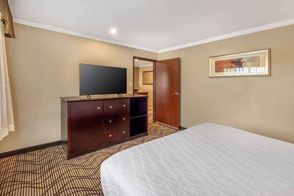 Best Western Plus Orchid Hotel & Suites - photo 51