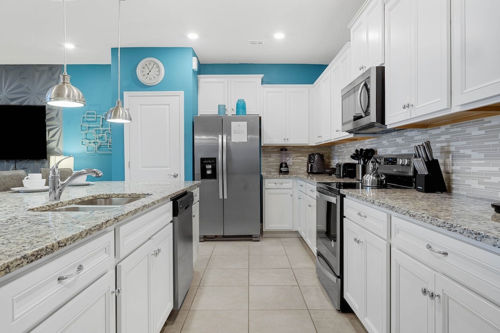 3725pcl windsor Island Resort 5 Bedroom Townhouse by RedAwning - photo 15