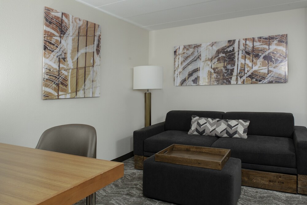 SpringHill Suites Cincinnati North Forest Park - photo 13