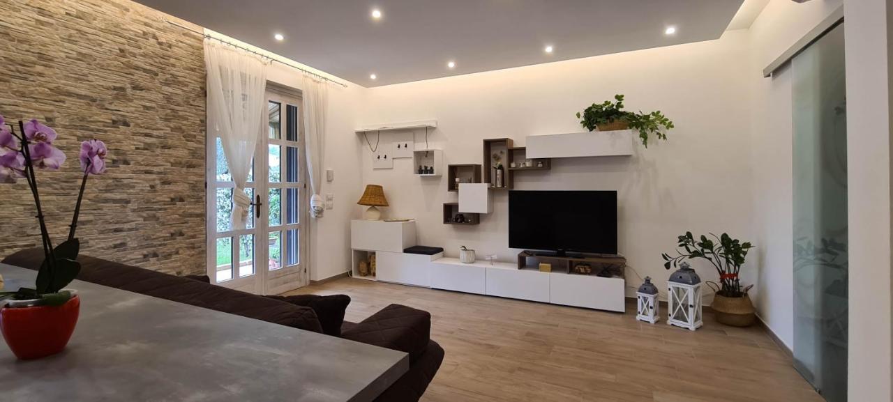 Sirmione ‘ S Flower Cir 017179 Cni 00423 in Sirmione, Italy