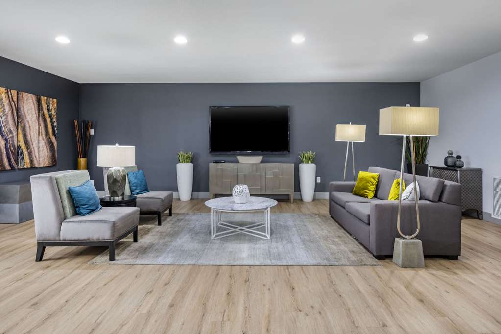 Best Western Plus Peppertree Airport Inn - photo 4