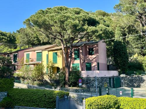 Terrace & Parking Holiday Home near Fegina Beach — 4-Star Luxury Hotel in Monterosso Al Mare, Italy