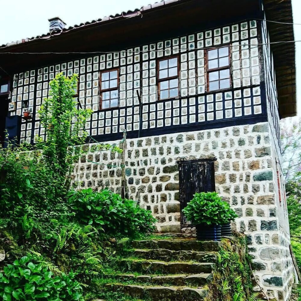 Uzunhasanoglu Konak Pansiyon — Findikli