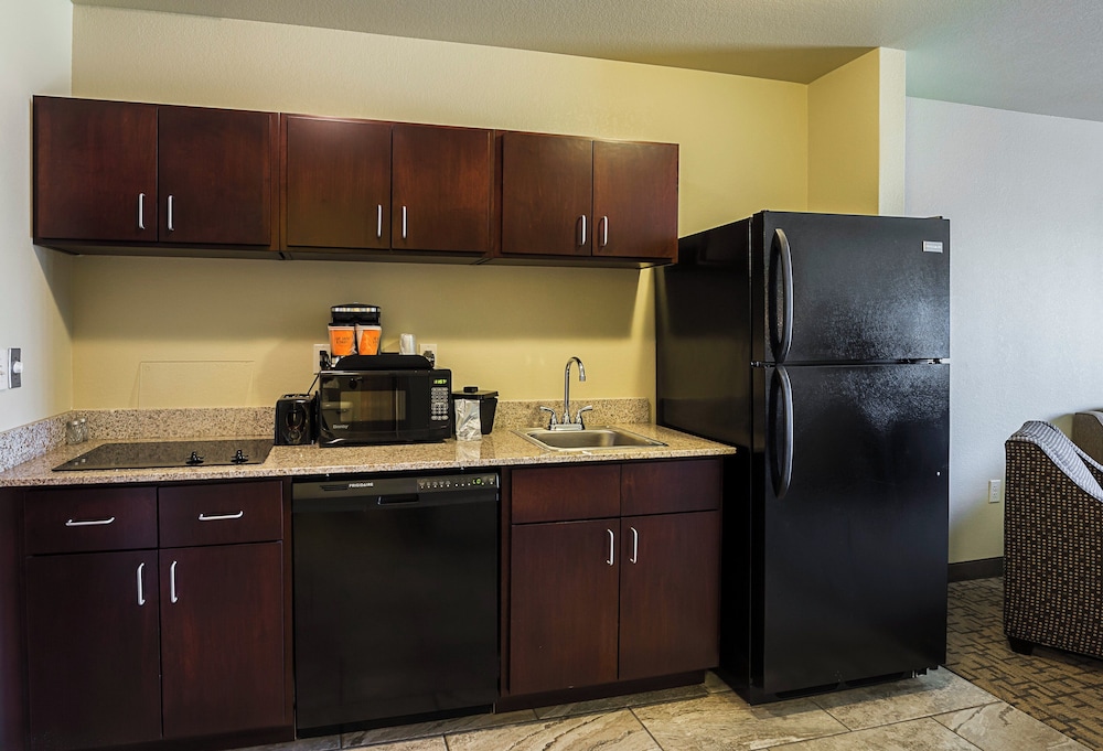 Cobblestone Inn & Suites Altamont - photo 17