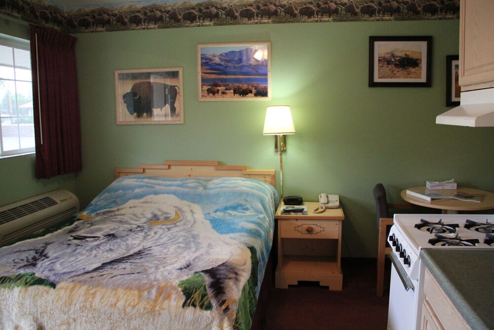 Elk Run Inn - photo 4