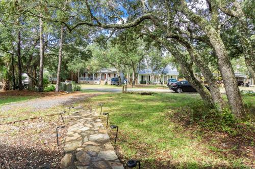 Beach Happy by Oak Island Accommodations - photo 27