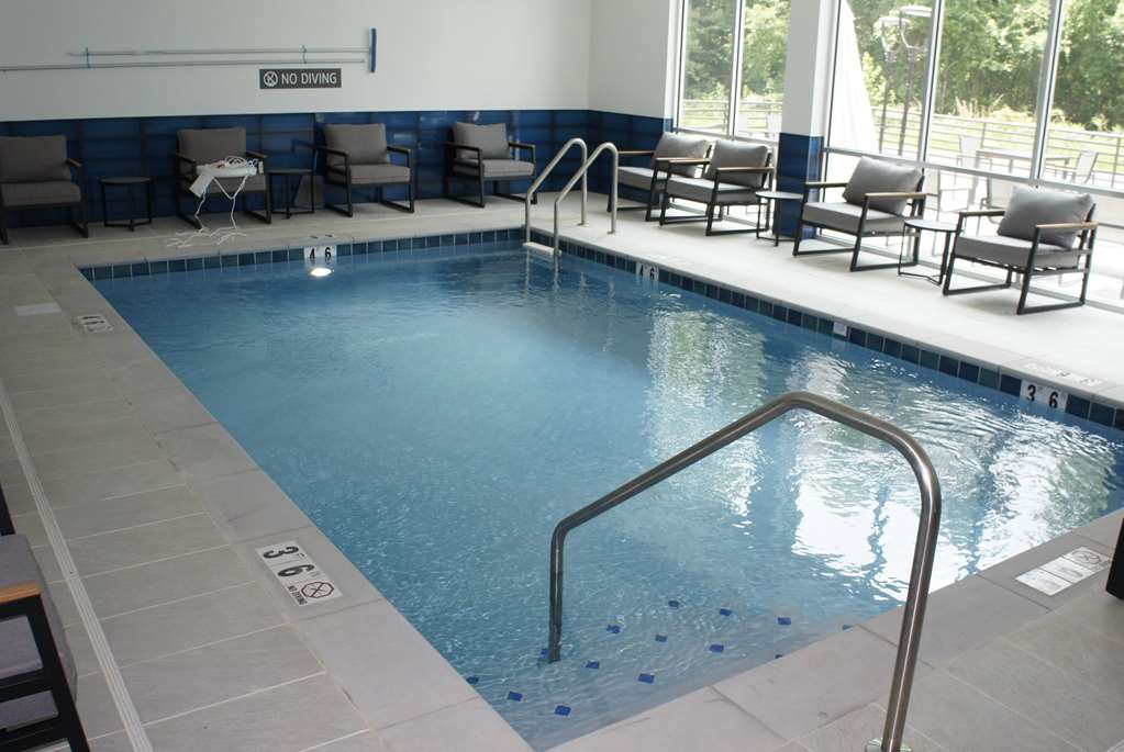 La Quinta Inn & Suites by Wyndham Manchester Arnold AFB - photo 8