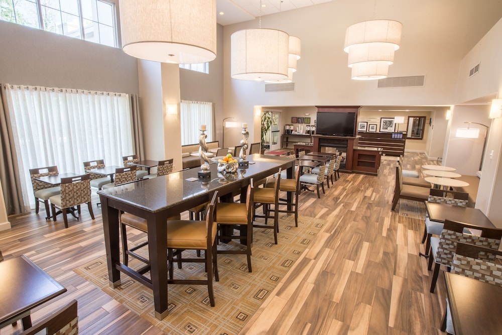 Hampton Inn & Suites Berkshires Lenox - photo 36