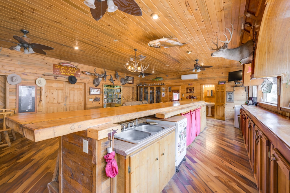 Salmon Vacation Rental w On site River Access - photo 14