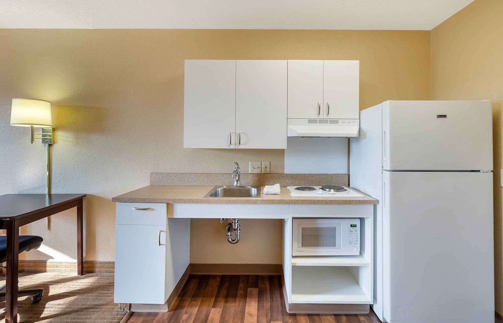 Extended Stay America Suites Chicago Vernon Hills Lake Fores - photo 19