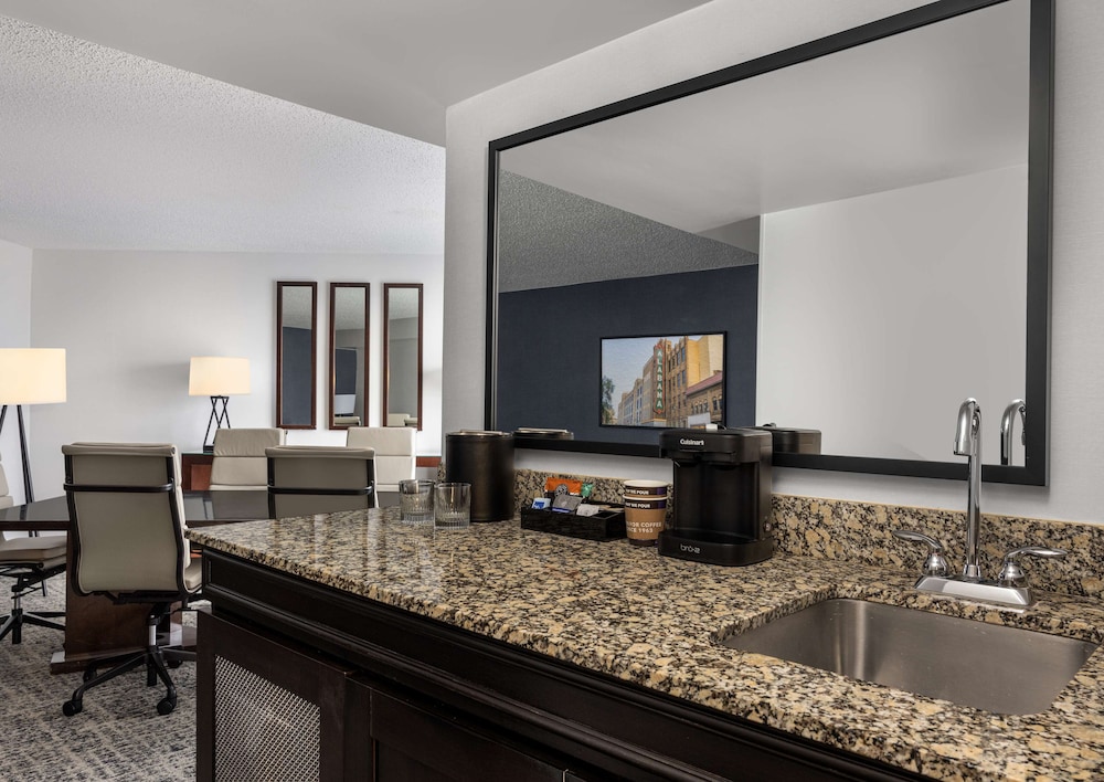 Embassy Suites Hotel Birmingham - photo 11