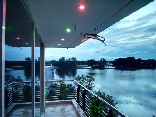 Nokshi Lakeshore: 03 Bed Room Apartment — 4-Star Luxury Hotel in Khulna, Bangladesh