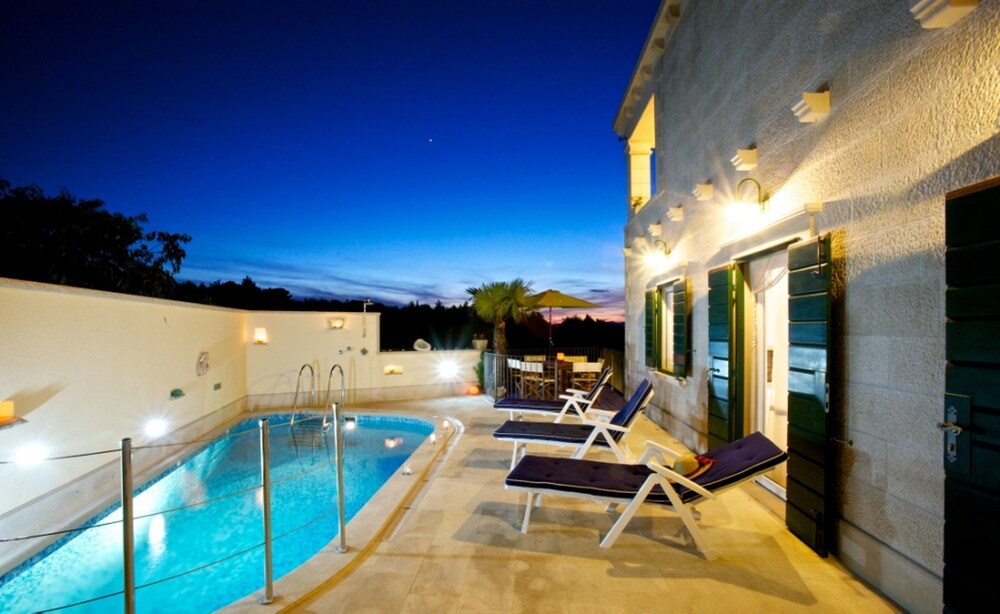 Villa Serena — 4-Star Luxury Hotel in Supetar, Croatia