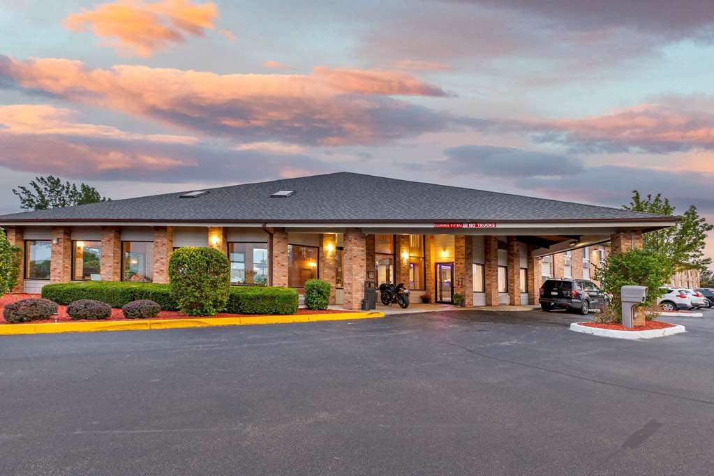 Rodeway Inn Coopersville pet-friendly hotel Coopersville