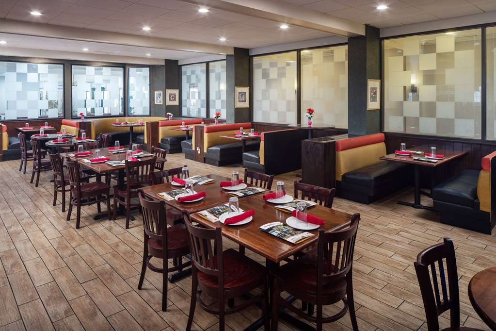 Wyndham Tucson Airport Hotel & Conference Center - photo 8