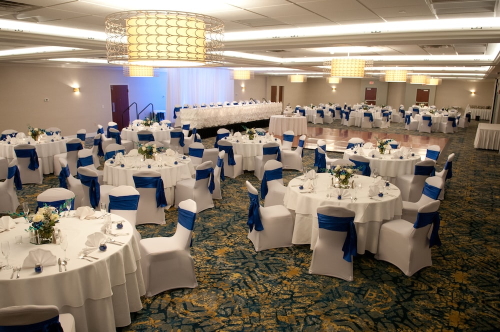 Crowne Plaza Suites Pittsburgh South by IHG - photo 57