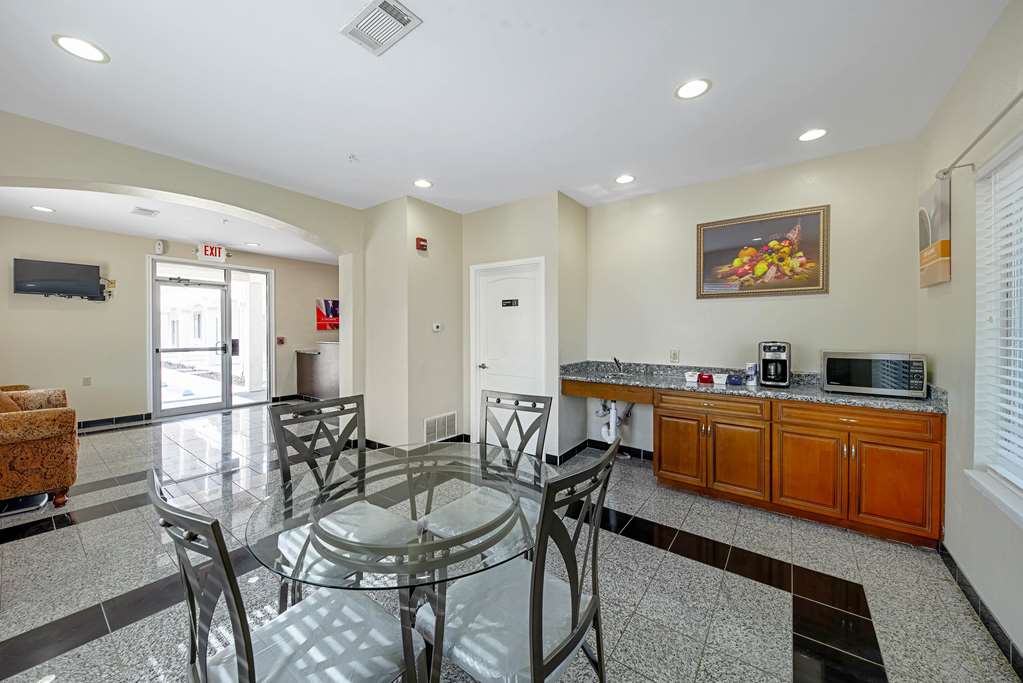 Motel 6 Rhome TX - photo 28
