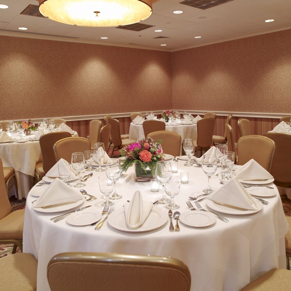 Red Lion Hotel Hartford - photo 12