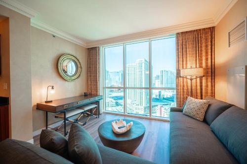 No Resort Fee Strip View Suite Free Valet Pool