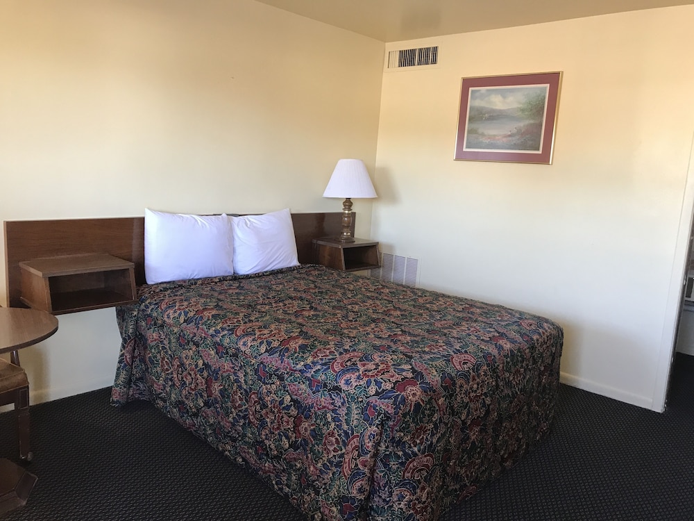Guest House Motel - photo 11