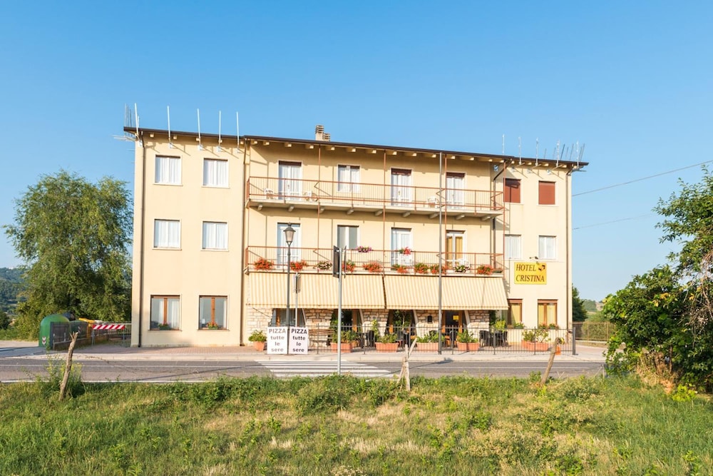 Cristina — hotel in Rovere Veronese