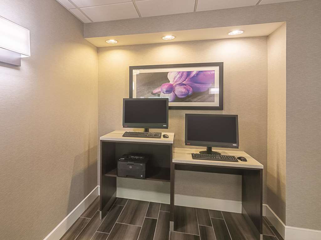 La Quinta Inn & Suites by Wyndham Oklahoma City Norman - photo 56