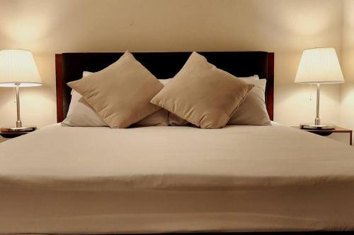 Casa Antonio At Uptown Parksuites Two — 4-Star Luxury Hotel in Manila, Philippines