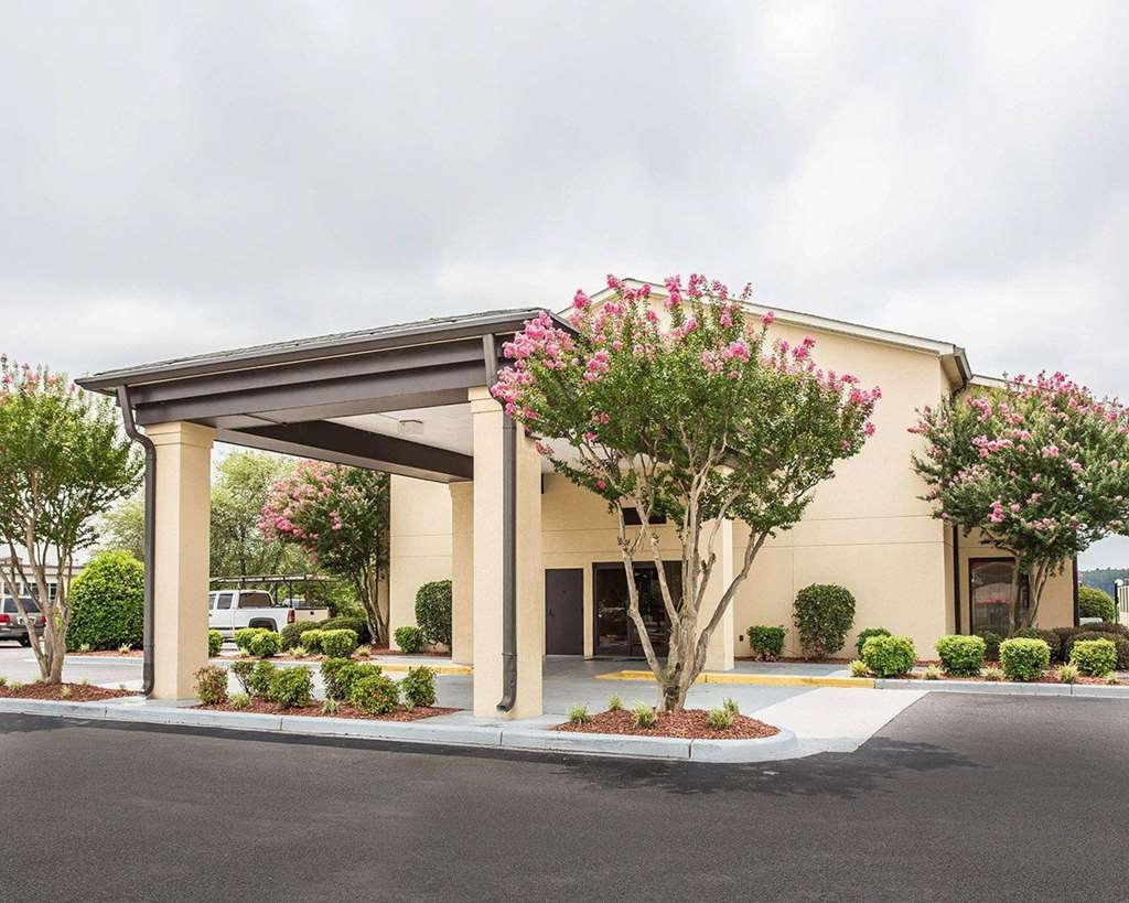 Quality Inn - carbon neutral hotel in Mullins