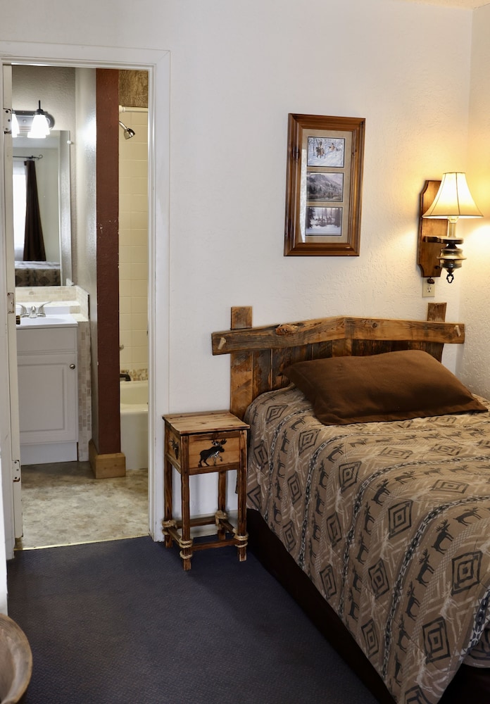 Rocky Mountain Lodge - photo 37