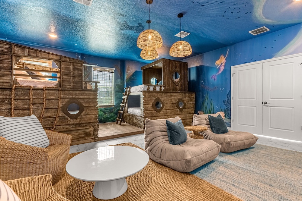 Upstay Lakeview Mansion w Pool Spa and Cinema - photo 32