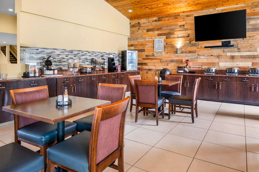 White Pine Inn & Suites - photo 37
