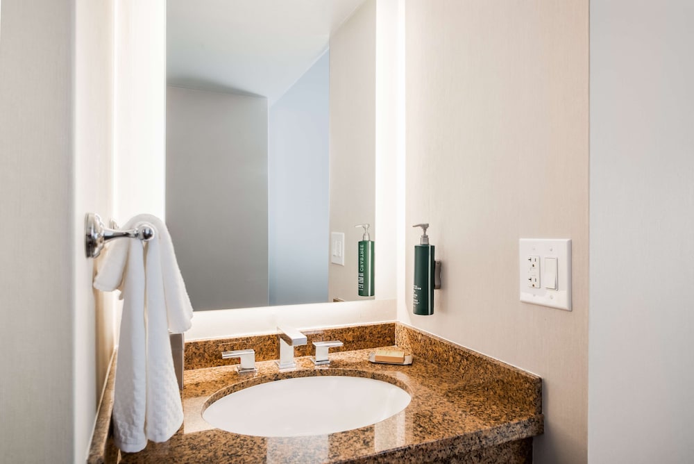 DoubleTree by Hilton Carson - photo 26