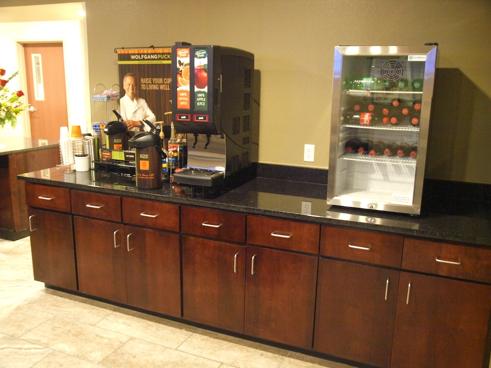 Cobblestone Inn & Suites Vinton - photo 50