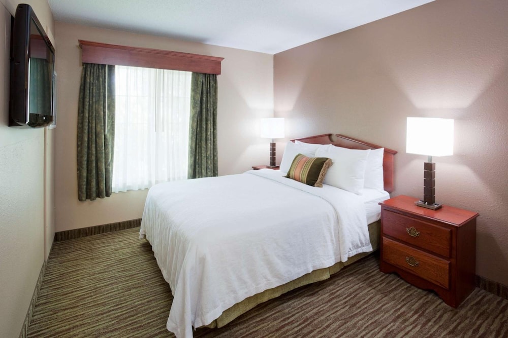 GrandStay Residential Suites Hotel - photo 12
