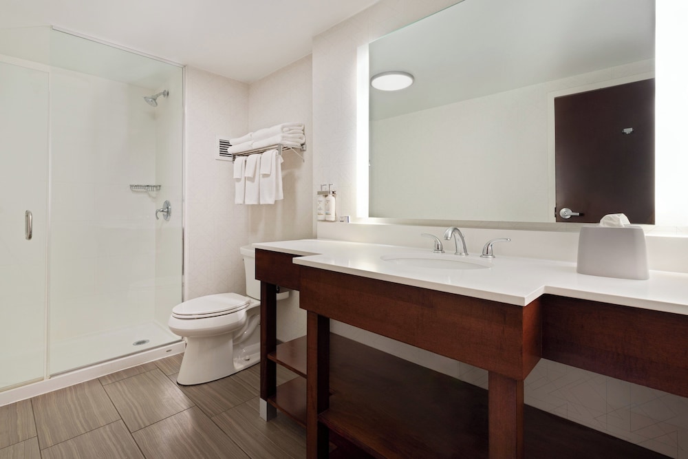 Holiday Inn Express & Suites Cincinnati Riverfront by IHG - photo 16